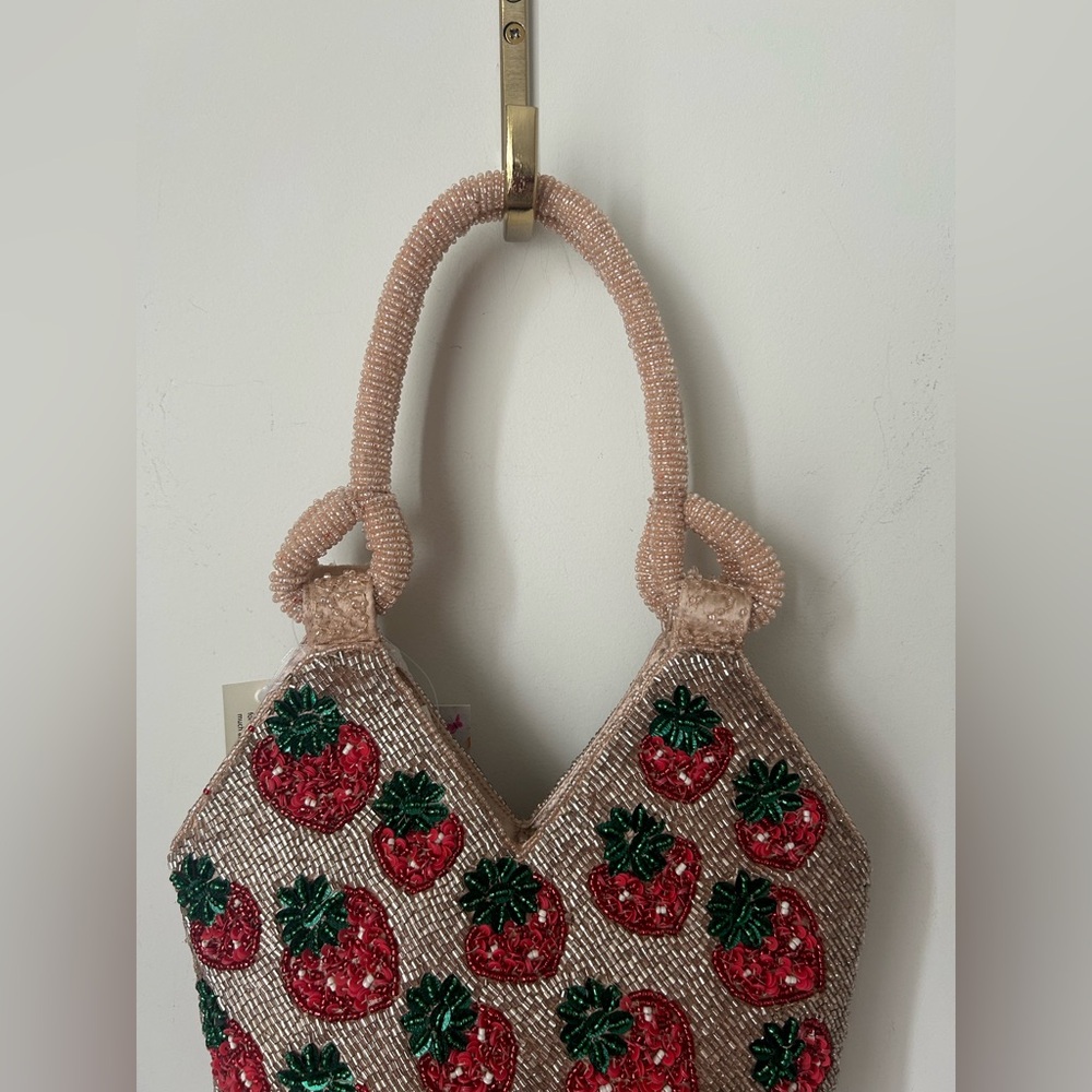 Viral Strawberry Beaded Bag - Picture 5 of 6